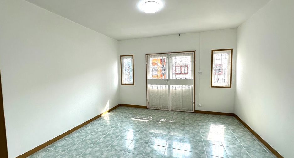 Casa adosada en venta de 3 habitaciones en Bang Bua Thong, Nonthaburi