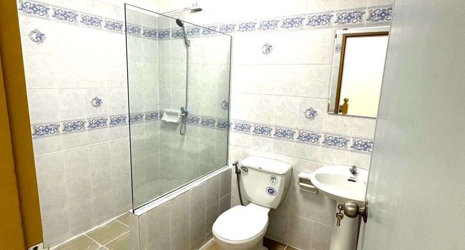 Casa adosada en venta de 3 habitaciones en Bang Bua Thong, Nonthaburi