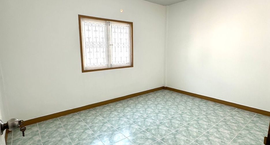 Casa adosada en venta de 3 habitaciones en Bang Bua Thong, Nonthaburi