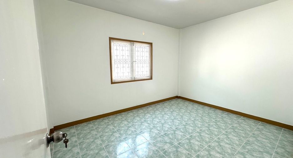 Casa adosada en venta de 3 habitaciones en Bang Bua Thong, Nonthaburi