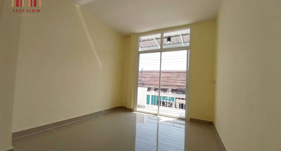 Reihenhaus zum Kauf mit 3 Zimmer in Khlong Luang, Pathum Thani