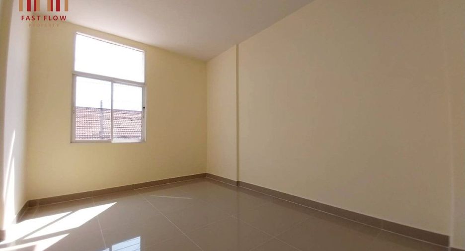 Reihenhaus zum Kauf mit 3 Zimmer in Khlong Luang, Pathum Thani