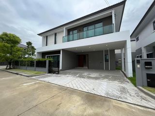 出租 4 卧室 独立屋 在 Mueang Pathum Thani, Pathum Thani