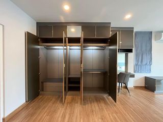 出租 4 卧室 独立屋 在 Mueang Pathum Thani, Pathum Thani