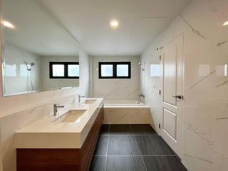 出租 4 卧室 独立屋 在 Mueang Pathum Thani, Pathum Thani