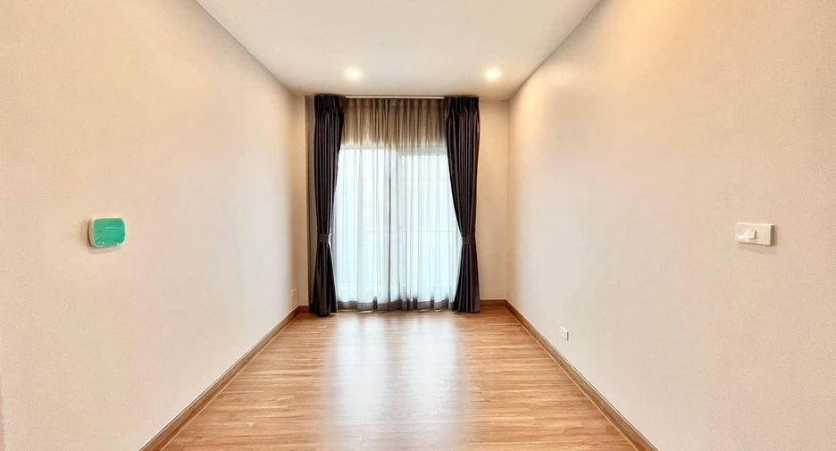 出租 4 卧室 独立屋 在 Mueang Pathum Thani, Pathum Thani