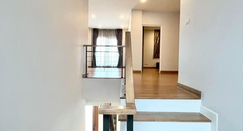 出租 4 卧室 独立屋 在 Mueang Pathum Thani, Pathum Thani
