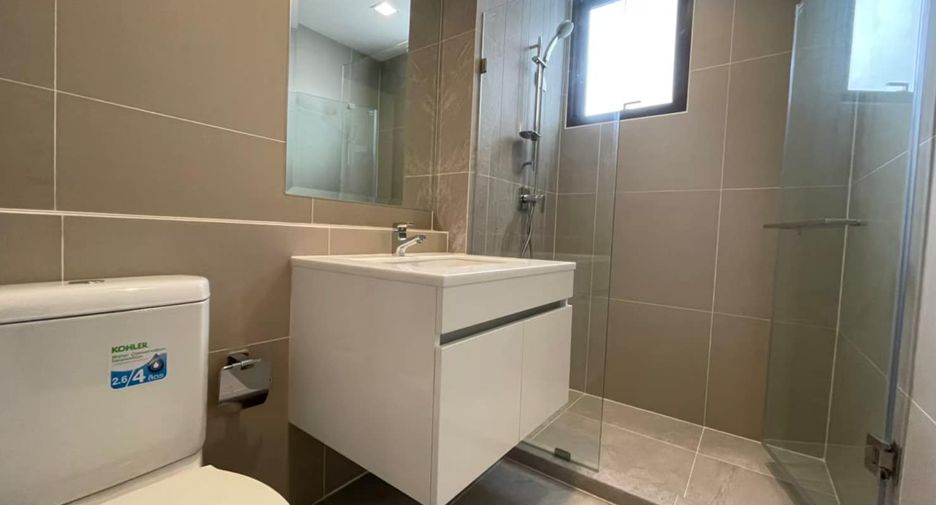 For rent and for sale 4 bedrooms house in Lat Phrao, Bangkok