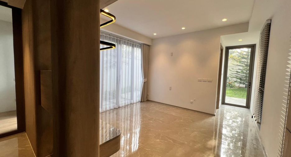For rent 3 bedrooms house in Phra Khanong, Bangkok