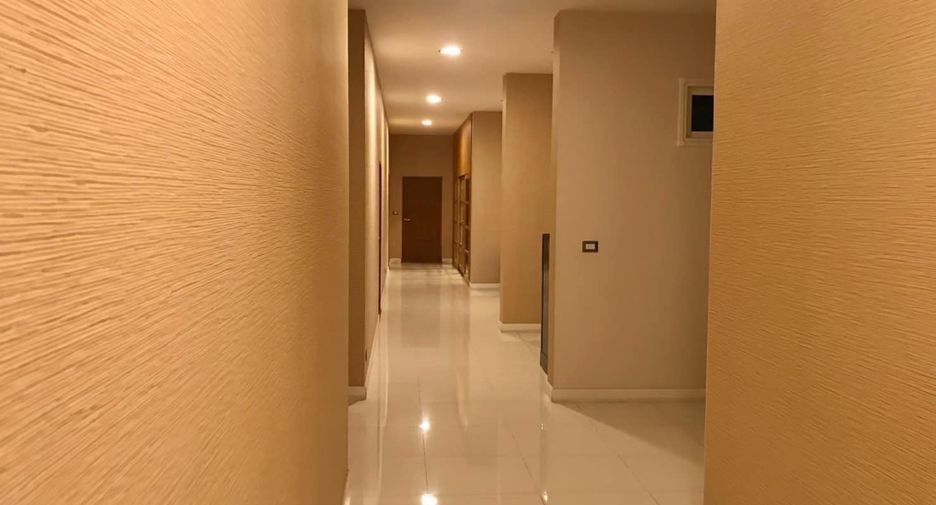 Haus zur Miete und zum Kauf mit 7 Zimmer in Bang Phli, Samut Prakan