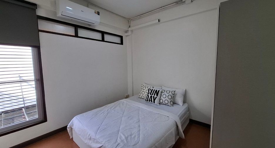 出租 和 出售 4 卧室 联排别墅 在 Chatuchak, 曼谷