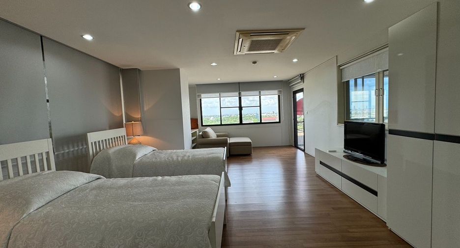 For rent 3 bed condo in Mueang Nonthaburi, Nonthaburi