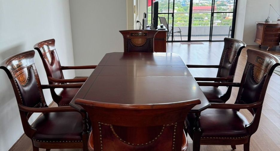 For rent 3 bed condo in Mueang Nonthaburi, Nonthaburi