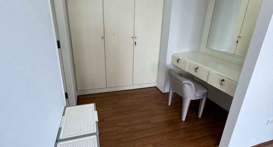 For rent 3 bed condo in Mueang Nonthaburi, Nonthaburi
