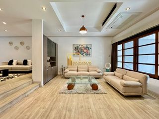 For rent 3 bedrooms townhouse in Khlong Toei, Bangkok