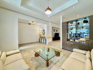 For rent 3 bedrooms townhouse in Khlong Toei, Bangkok