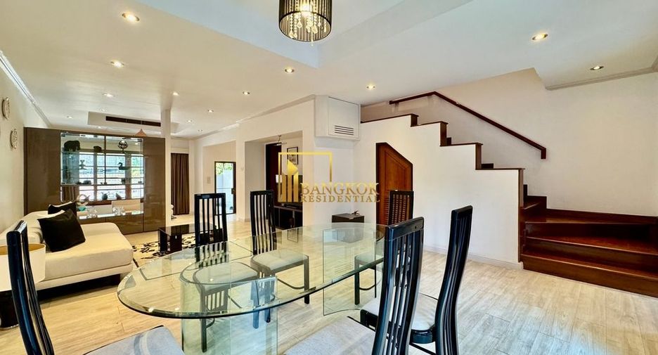 For rent 3 bedrooms townhouse in Khlong Toei, Bangkok