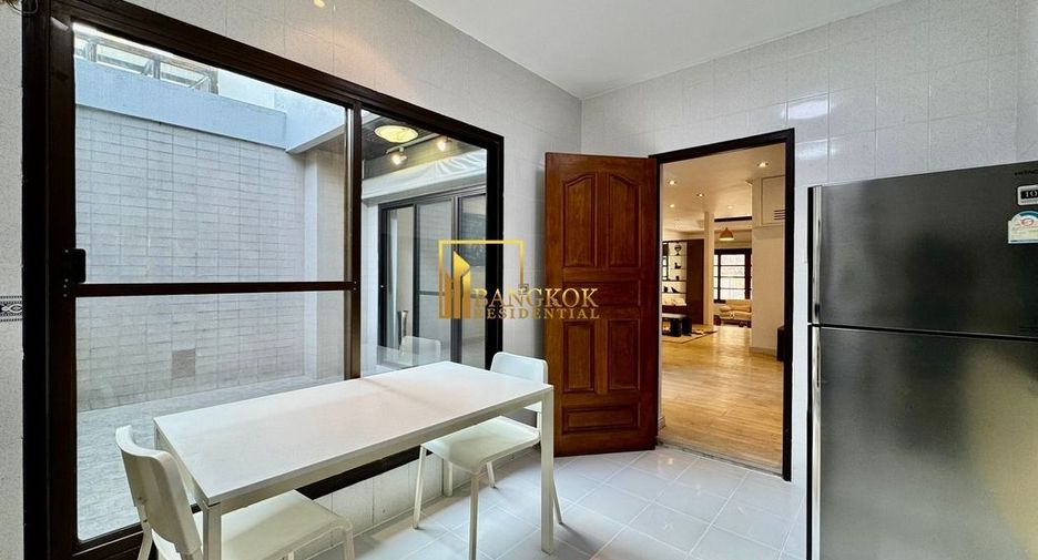 For rent 3 bedrooms townhouse in Khlong Toei, Bangkok