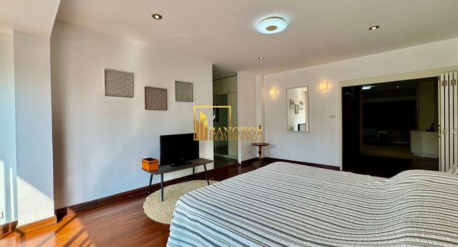 For rent 3 bedrooms townhouse in Khlong Toei, Bangkok