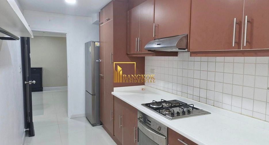 Condo en alquiler de 3 habitaciones en Watthana, Bangkok