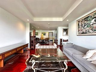 For rent 2 bedrooms condo in Yan Nawa, Bangkok