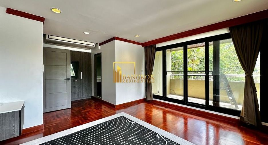 À louer 2 chambres condo à Yan Nawa, Bangkok