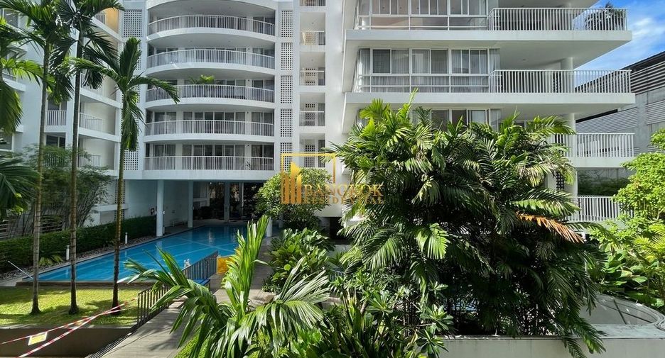 For rent 4 bedrooms apartment in Watthana, Bangkok