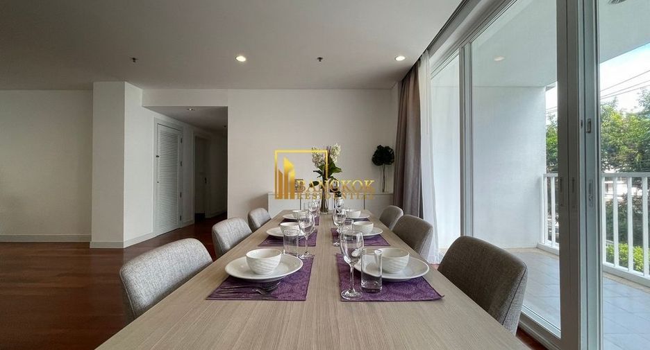 For rent 4 bedrooms apartment in Watthana, Bangkok