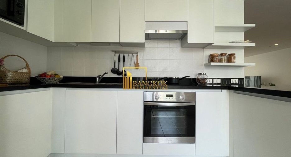 For rent 4 bedrooms apartment in Watthana, Bangkok