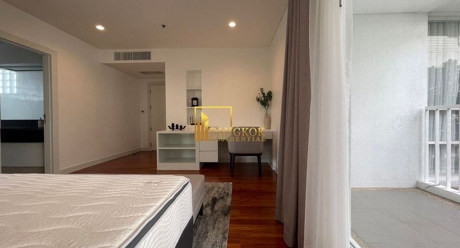 For rent 4 bedrooms apartment in Watthana, Bangkok