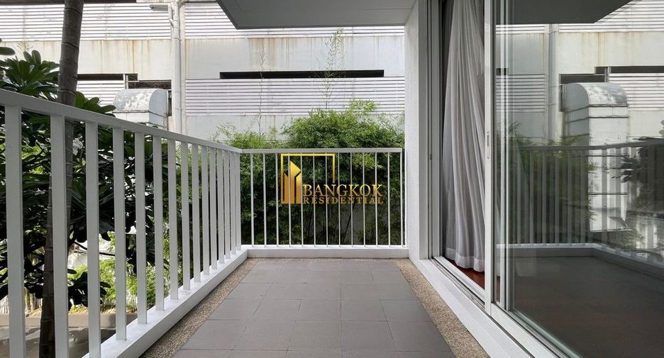 For rent 4 bedrooms apartment in Watthana, Bangkok