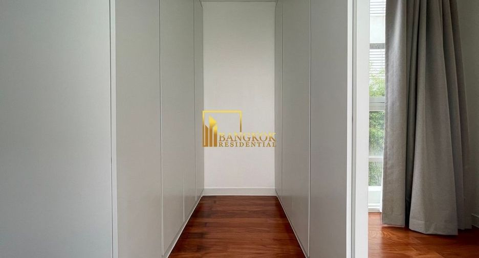 For rent 4 bedrooms apartment in Watthana, Bangkok