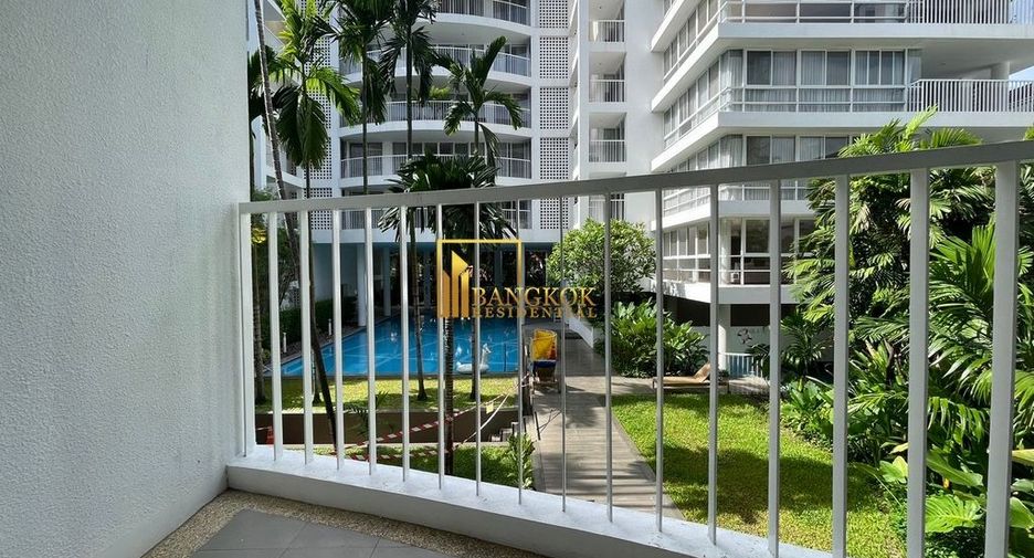 For rent 4 bedrooms apartment in Watthana, Bangkok