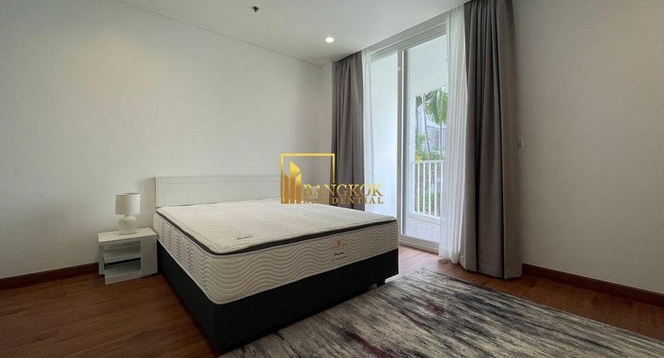 For rent 4 bedrooms apartment in Watthana, Bangkok