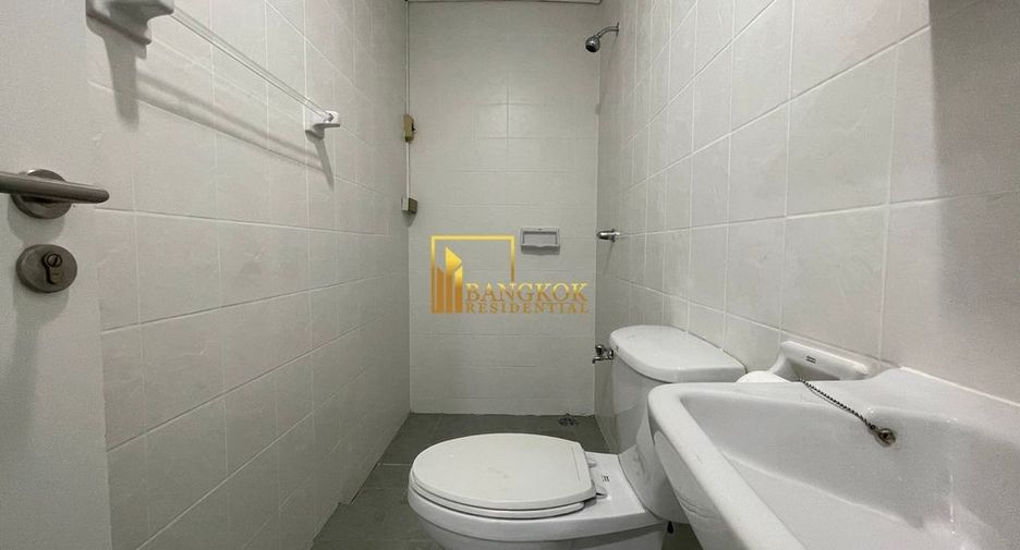 For rent 4 bedrooms apartment in Watthana, Bangkok
