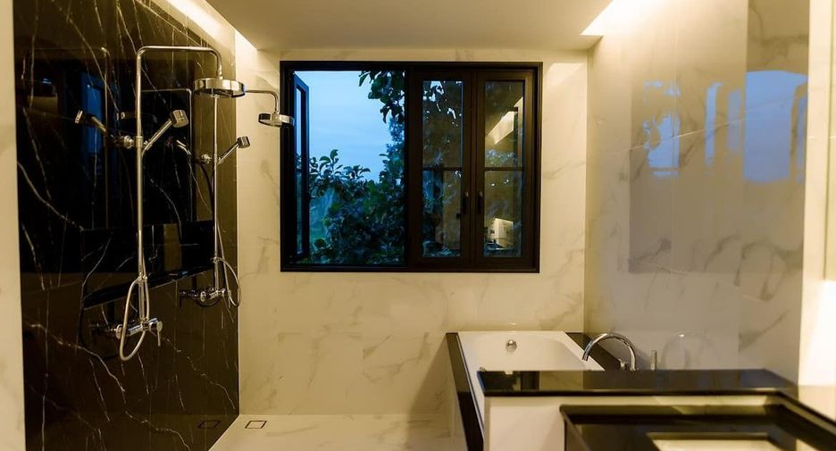 For rent and for sale 6 bedrooms villa in Bang Lamung, Chonburi
