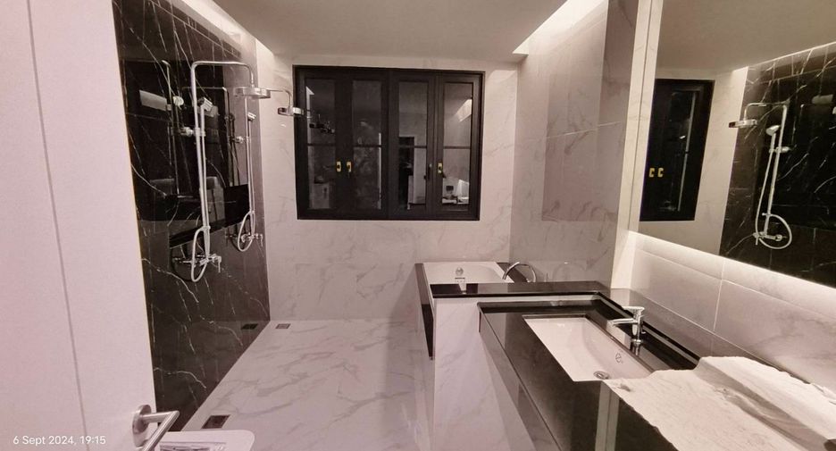 For rent and for sale 6 bedrooms villa in Bang Lamung, Chonburi
