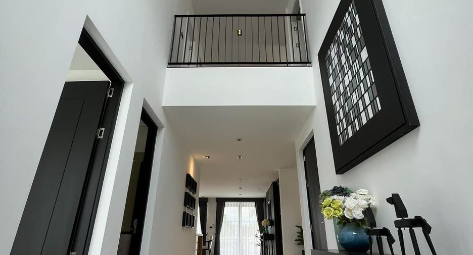 For rent and for sale 6 bedrooms villa in Bang Lamung, Chonburi