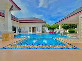 Villa zur Miete und zum Kauf mit 4 Zimmer in Bang Lamung, Chonburi