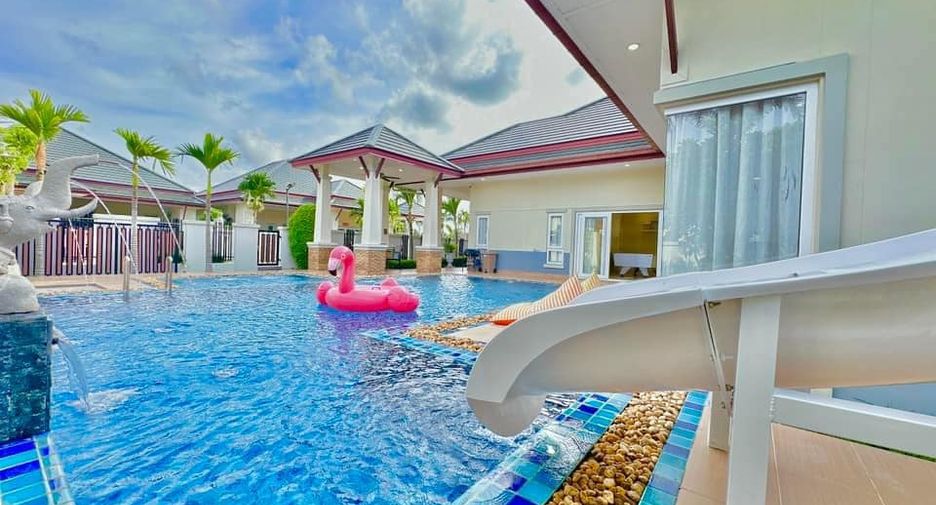 Villa en alquiler y en venta de 4 habitaciones en Bang Lamung, Chonburi