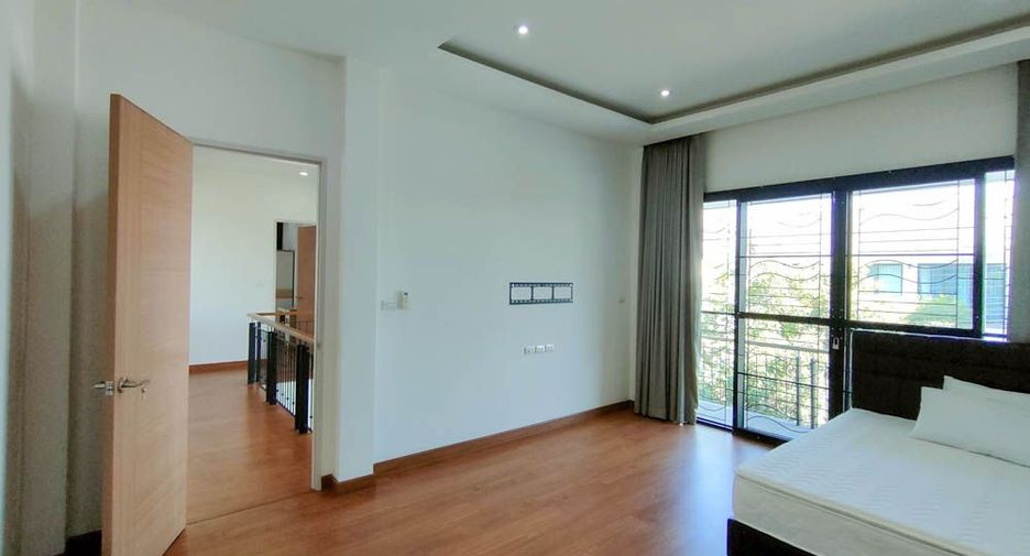For rent and for sale 4 bedrooms house in Mueang Chiang Mai, Chiang Mai