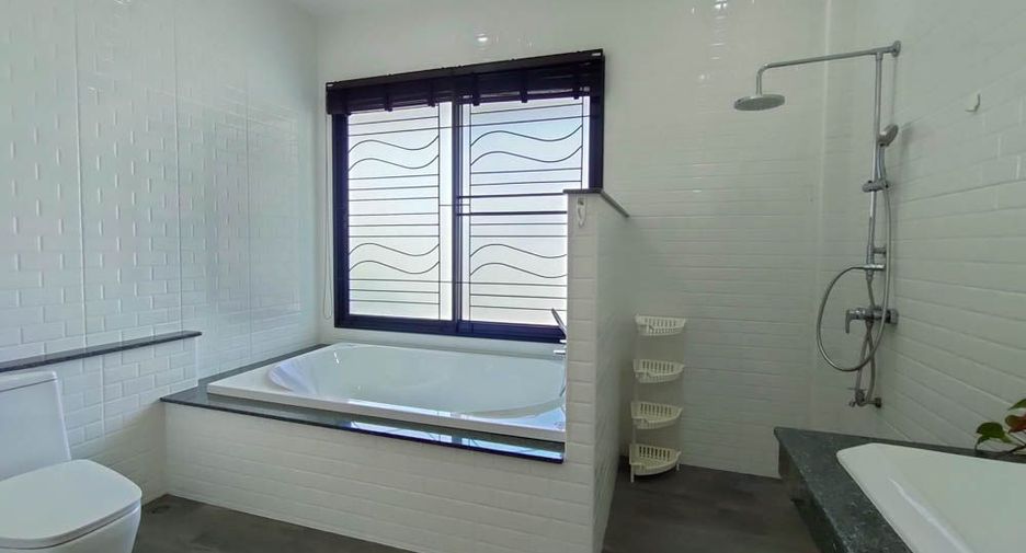 For rent and for sale 4 bedrooms house in Mueang Chiang Mai, Chiang Mai