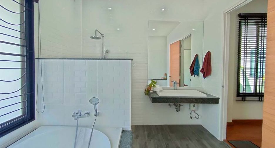 For rent and for sale 4 bedrooms house in Mueang Chiang Mai, Chiang Mai