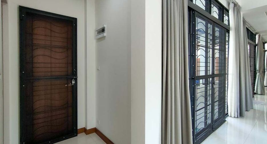 For rent and for sale 4 bedrooms house in Mueang Chiang Mai, Chiang Mai