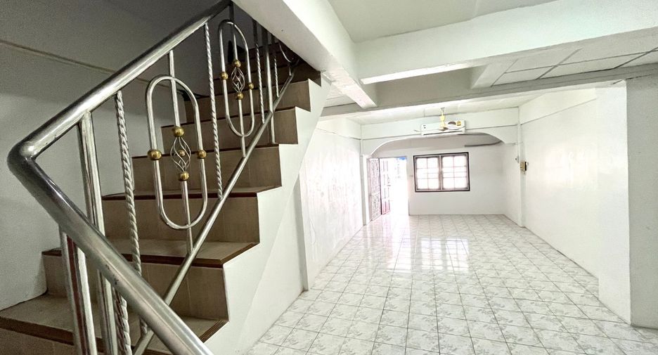 Reihenhaus zum Kauf mit 3 Zimmer in Mueang Samut Prakan, Samut Prakan