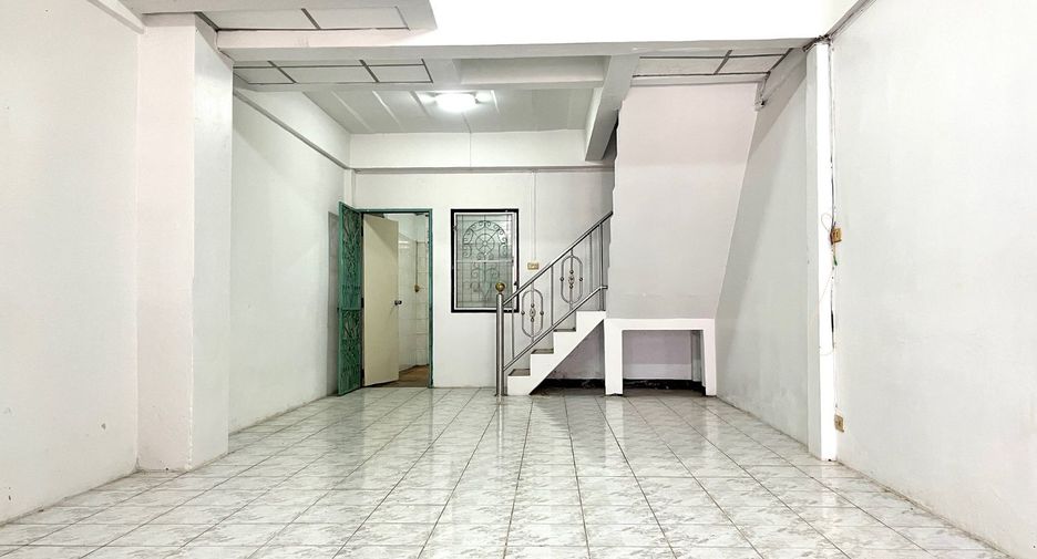 Reihenhaus zum Kauf mit 3 Zimmer in Mueang Samut Prakan, Samut Prakan