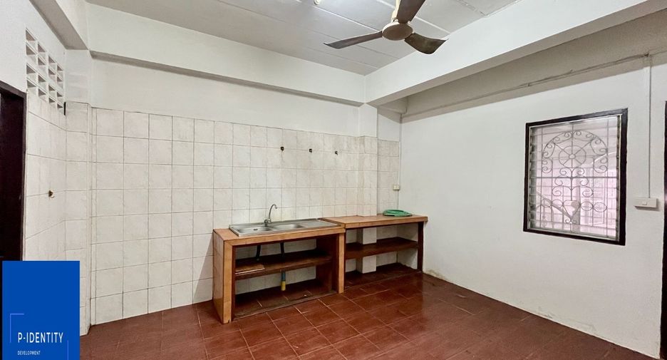 Reihenhaus zum Kauf mit 3 Zimmer in Mueang Samut Prakan, Samut Prakan