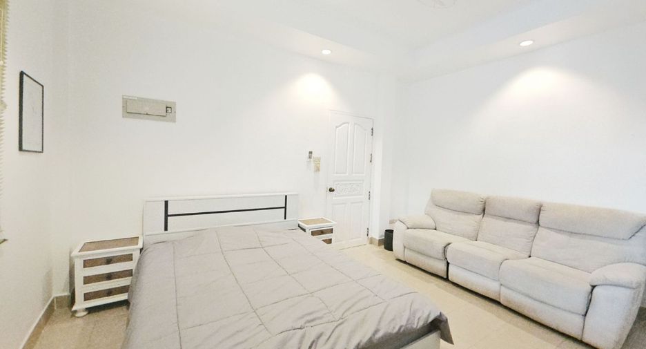 Haus zur Miete mit 4 Zimmer in Bang Lamung, Chonburi