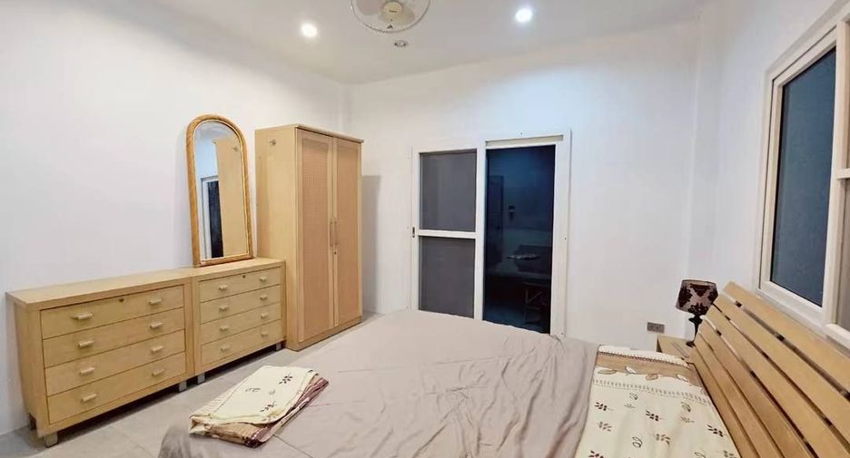 Haus zur Miete mit 4 Zimmer in Bang Lamung, Chonburi