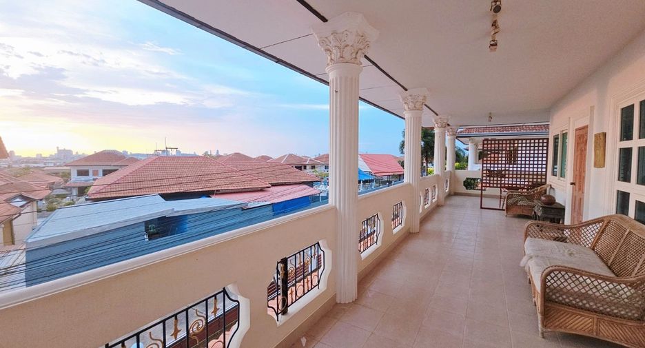 Haus zur Miete mit 4 Zimmer in Bang Lamung, Chonburi